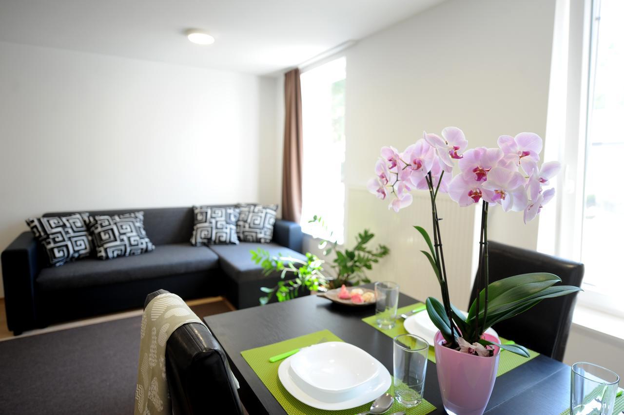 סולנוק Tiszaliget Apartman Es Szallo מראה חיצוני תמונה
