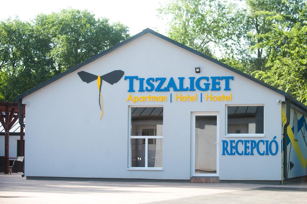 סולנוק Tiszaliget Apartman Es Szallo מראה חיצוני תמונה